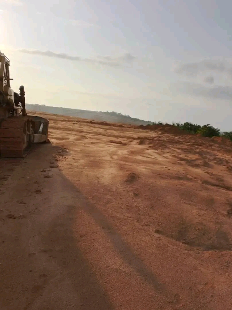 TERRAIN A SONGON AWAIYI 