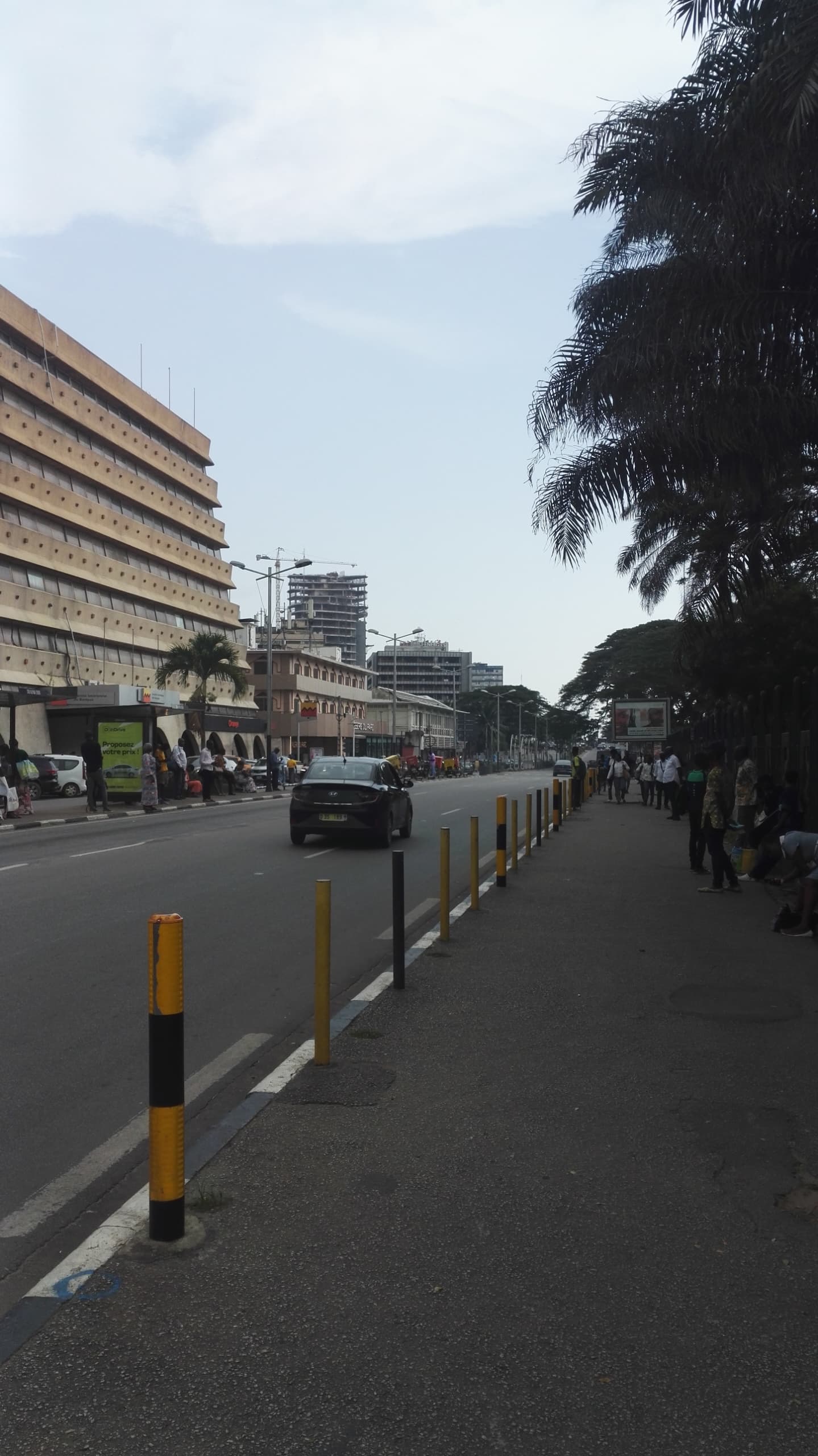 Terrain Commercial a vendre sur le Blvd de la République 