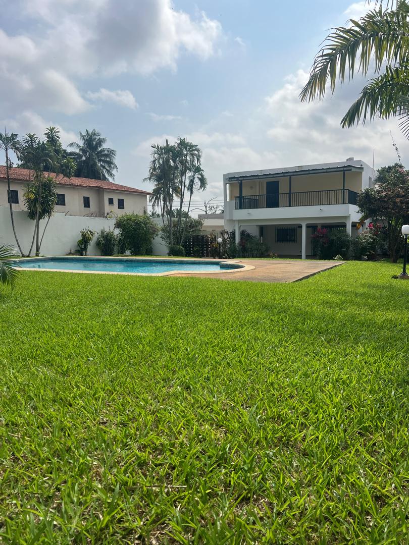 Villa duplex avec piscine au Vallon 