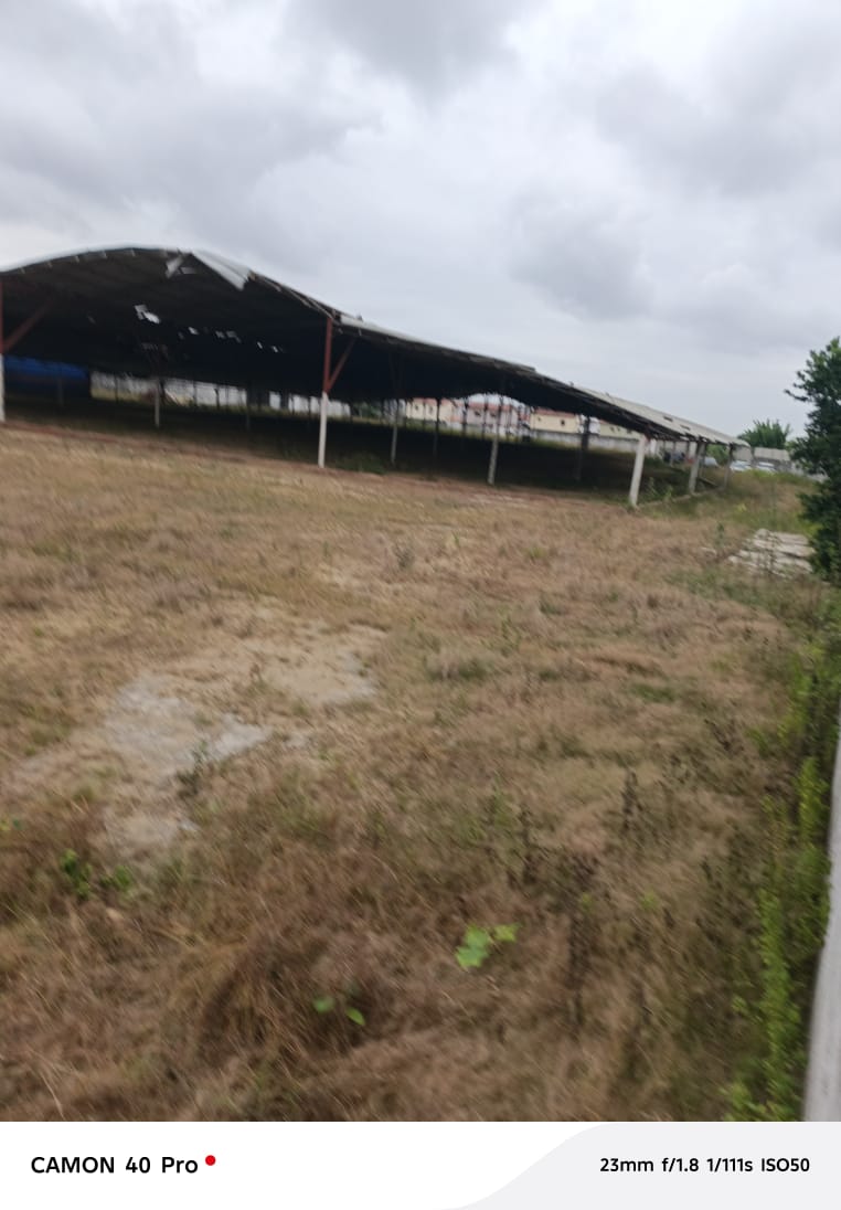 Location de terrains d'un Hectare clôturer a Angre 