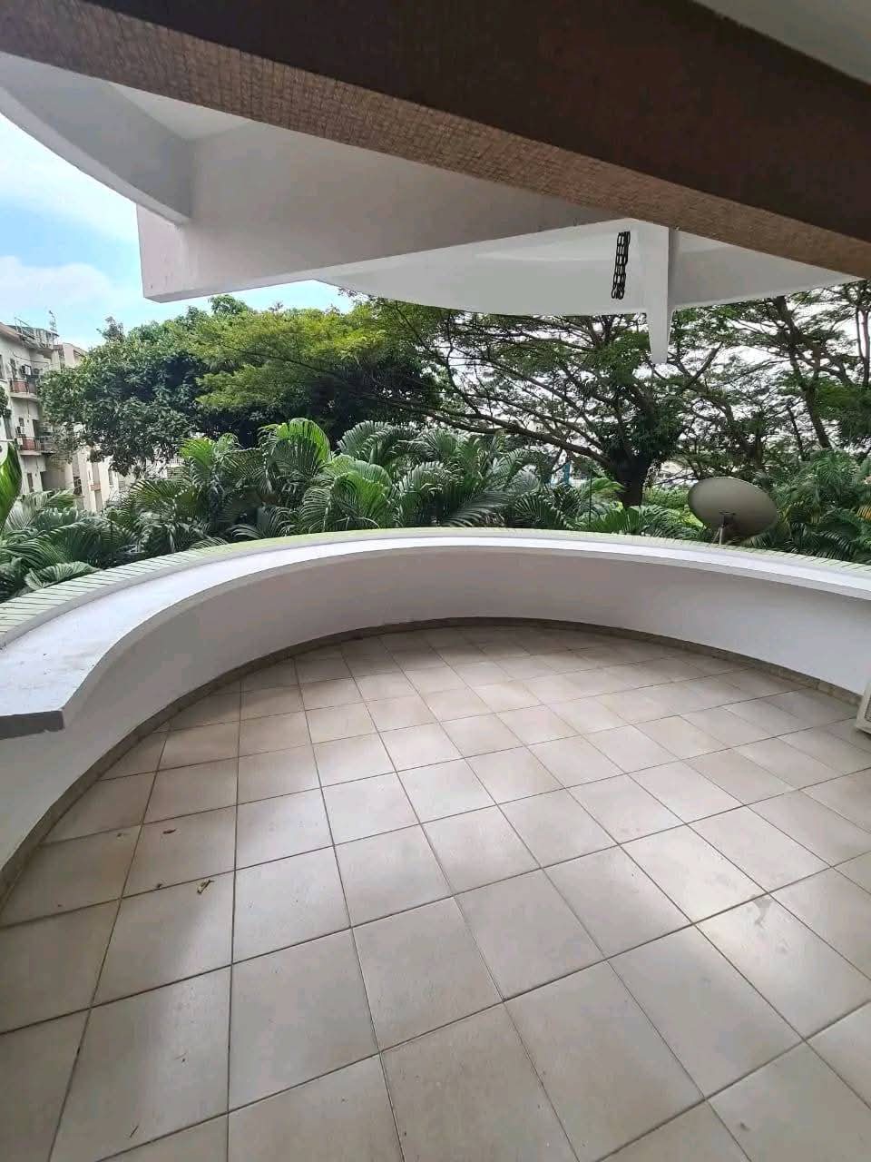 Location d'une appartement au plateau 