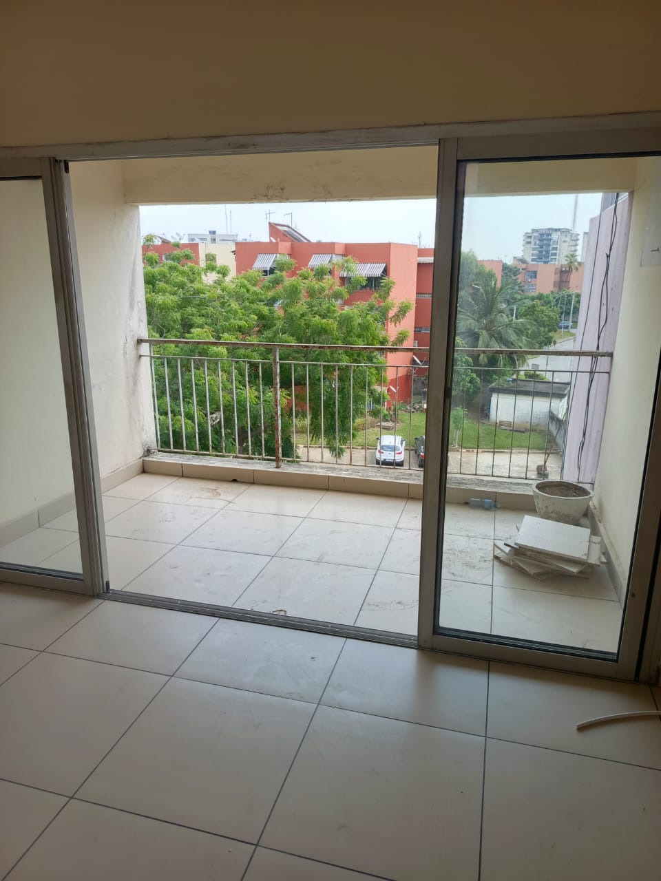 Location d'une Appartement au Golf 1 